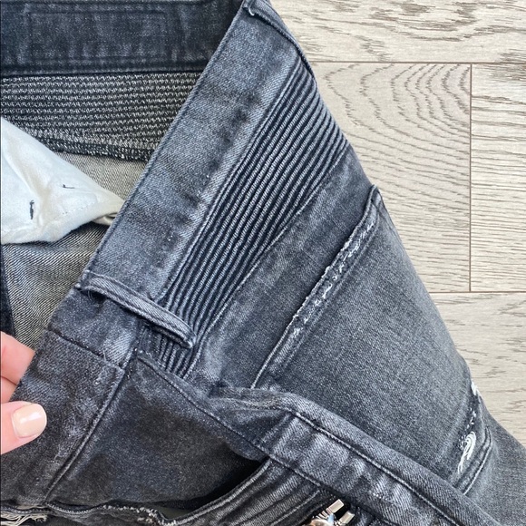 Authentic Balmain Distressed Jeans - Picture 7 of 7